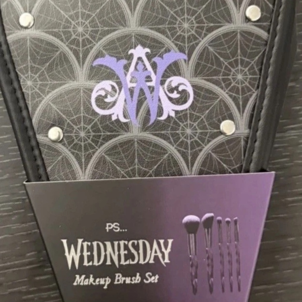 Wednesday X Primark Makeup Brush Set - Black and Purple